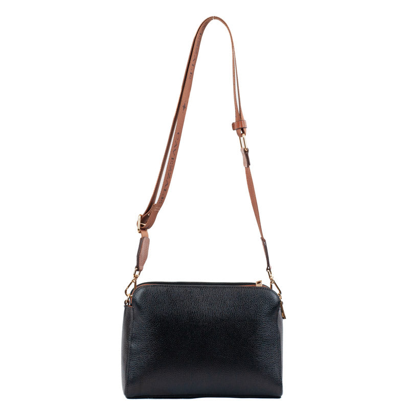 Bolsa Tiracolo Média Couro Soft Alça Grifada La Fenice Preto 102369
