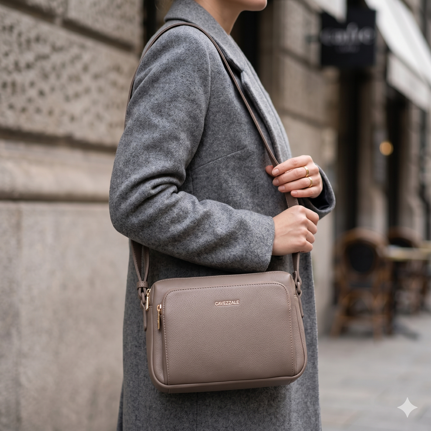Bolsa Tiracolo Média Feminina La Fenice Bege 105539